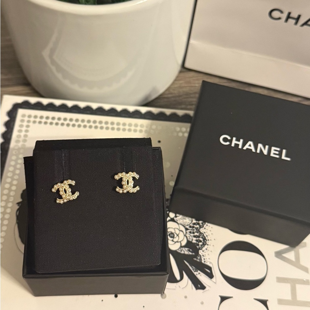 CHANEL Mini Faux Pearl CC Classic Earrings